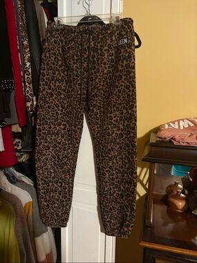 No Boundaries Leopard Print Top in Brown and Black with Pink Tag